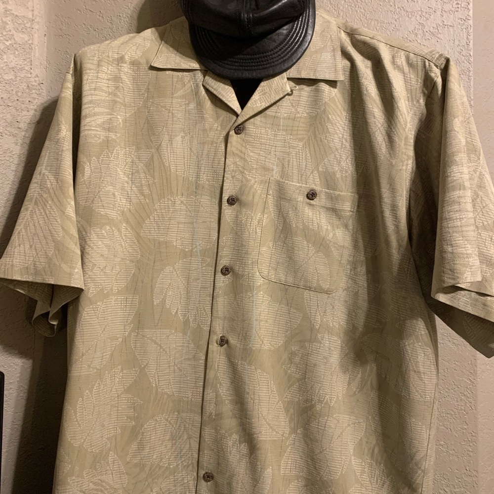 Men’s casual shirt - XL - $20 - Picture 2 of 3